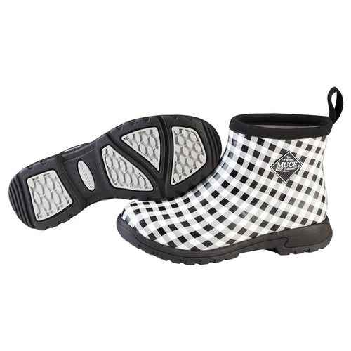 insulated muck boots